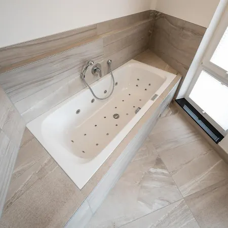 Rs-hotel - Smart & Modern * Brühl